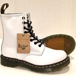 🆕 Dr. Martens 1460 White Leather Combat Boots 8 Eyelet Lace up Women’s Size-6